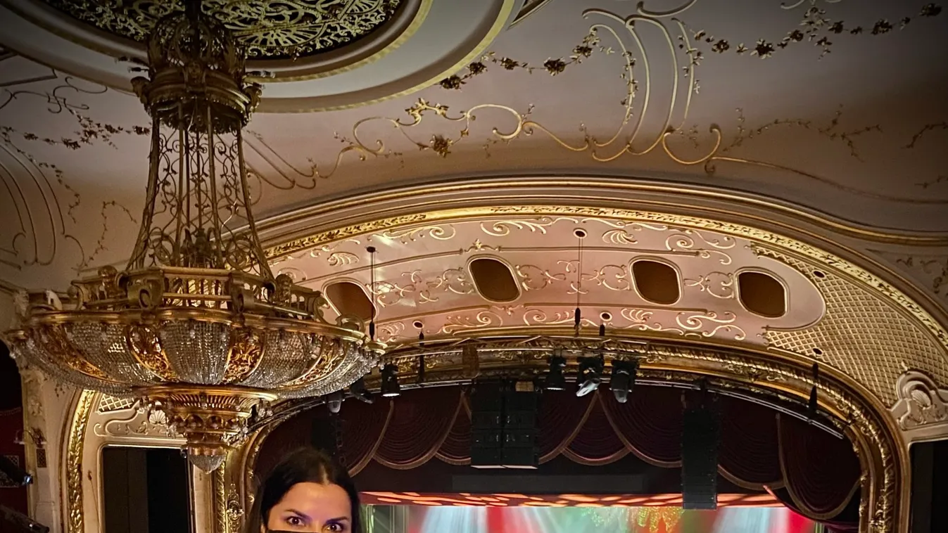 Budapest színházi negyede: Újabb 200 korona-teszttel segített a magyar mecénás