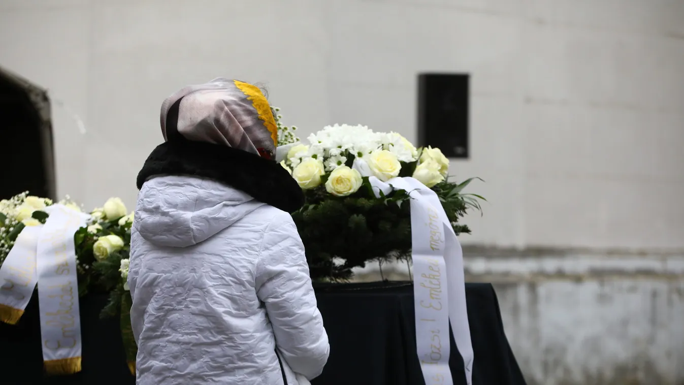 Nem tudta elengedni élete szerelmét: Hofi özvegye támogatta Sas József összetört feleségét