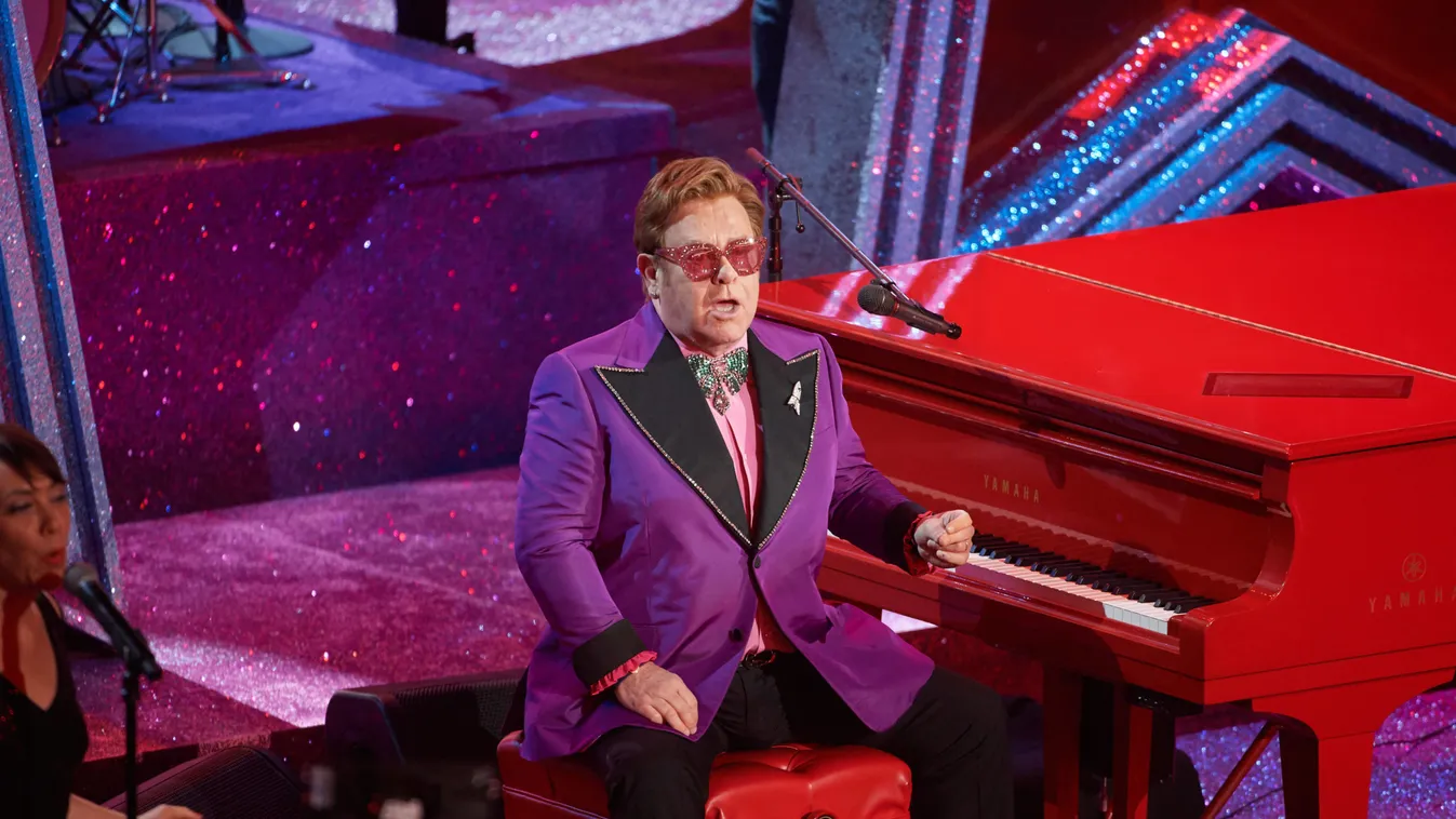 Koronavírus-járvány: Lesújtó hírt kapott Elton John