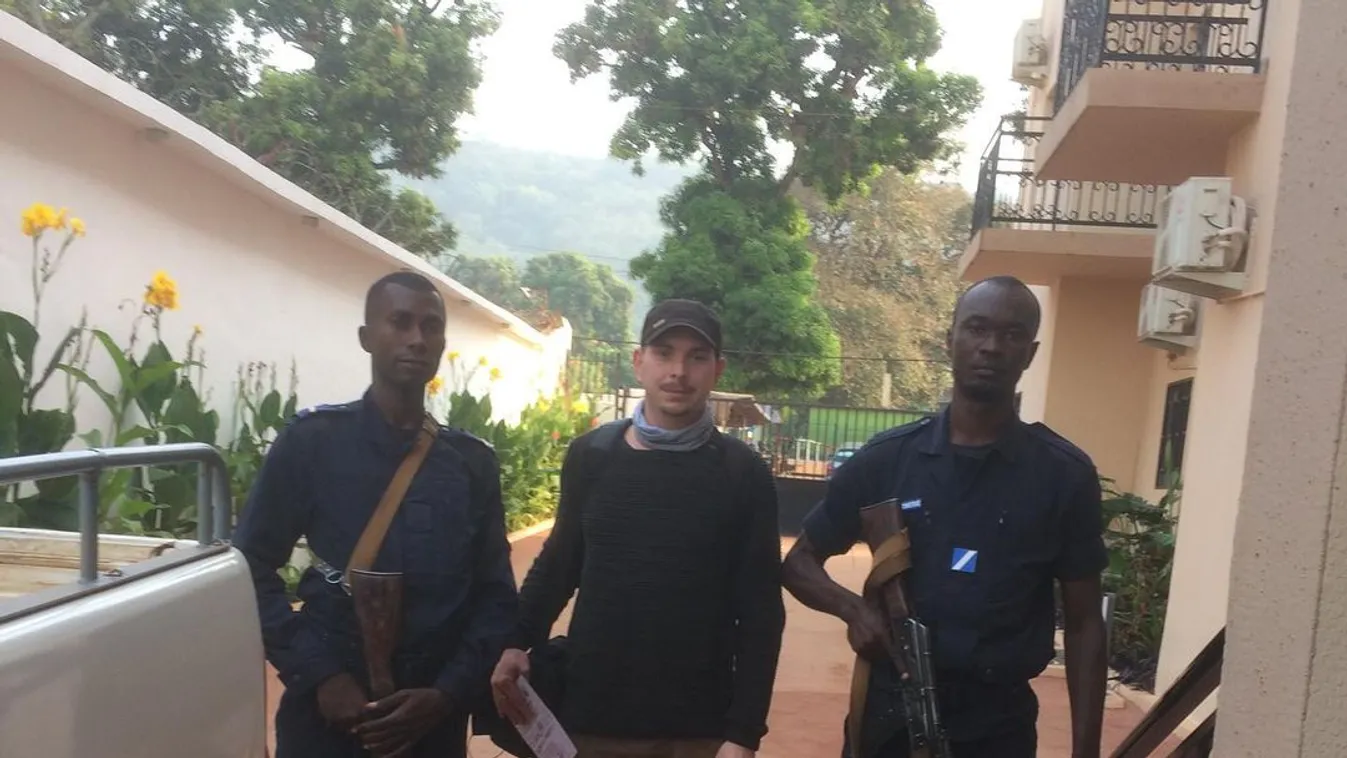 Karácsonykor, orosz pénzen, magángéppel utazott Afrikába két jobbikos