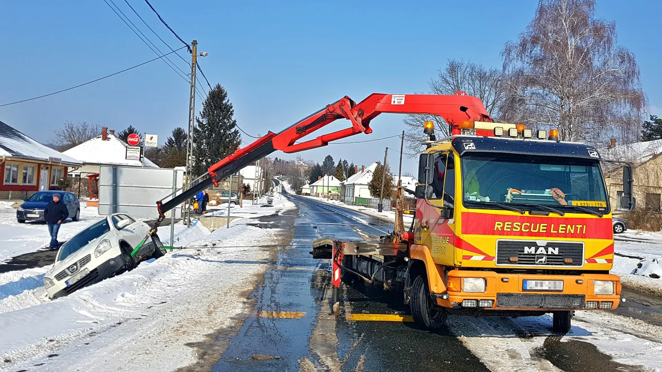 Döbbenet: ezért kellett menteni a hóból az idős bácsit!