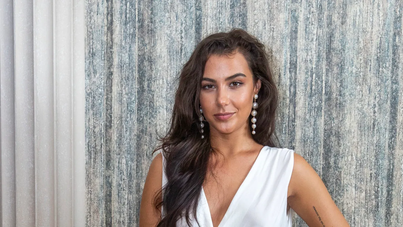 Tóth Andi fotói a hideg időben is felforrósítják a levegőt