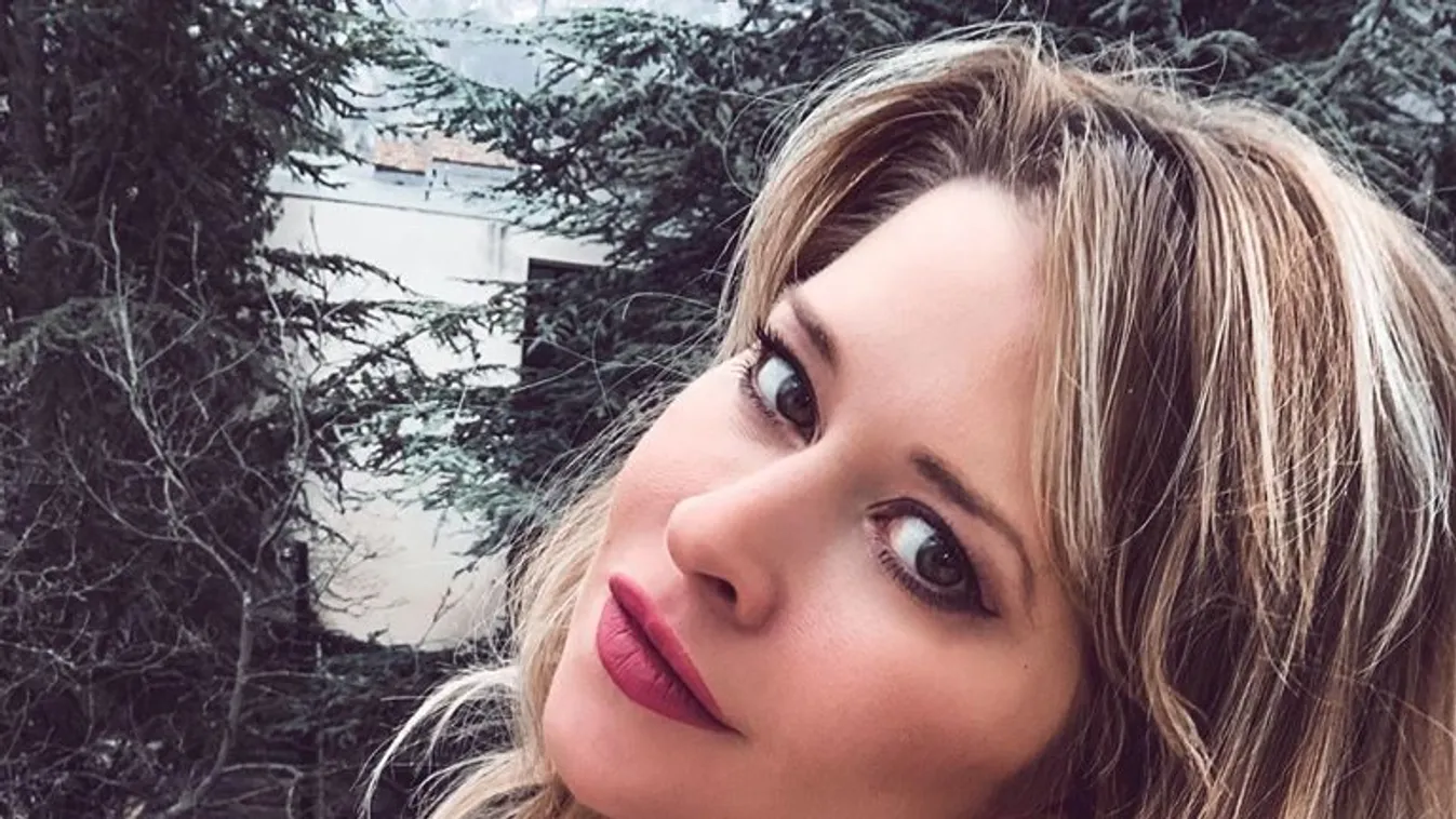 Kiskutyával bővült Király Linda családja