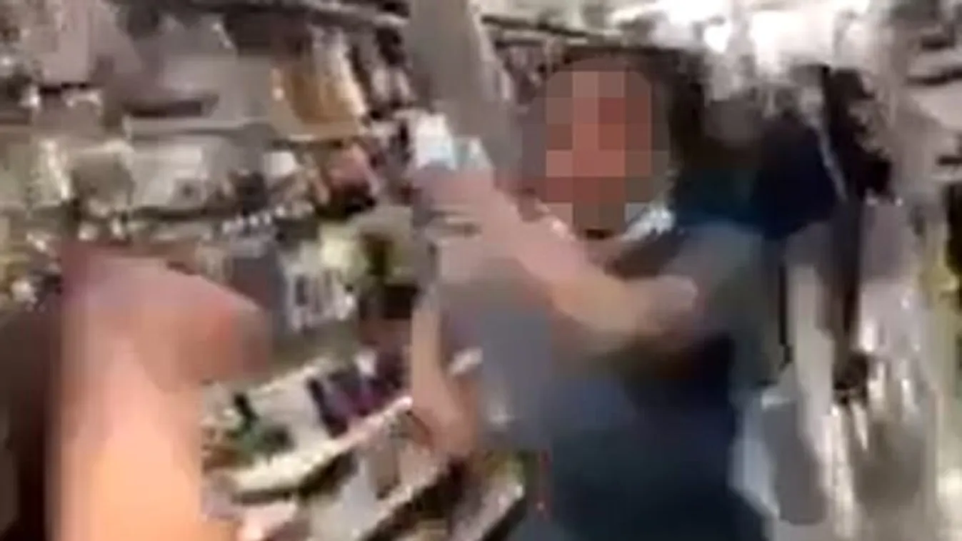 Megrázó felvétel: élőben közvetítették, ahogy egy csapat tini leszúrt egy 15 éves lányt, +18-as videó