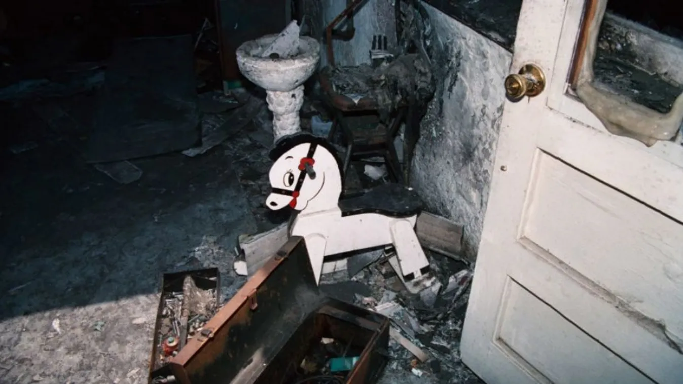 Felgyújtotta három kisgyermekét a horroranya, mégis megúszhatja