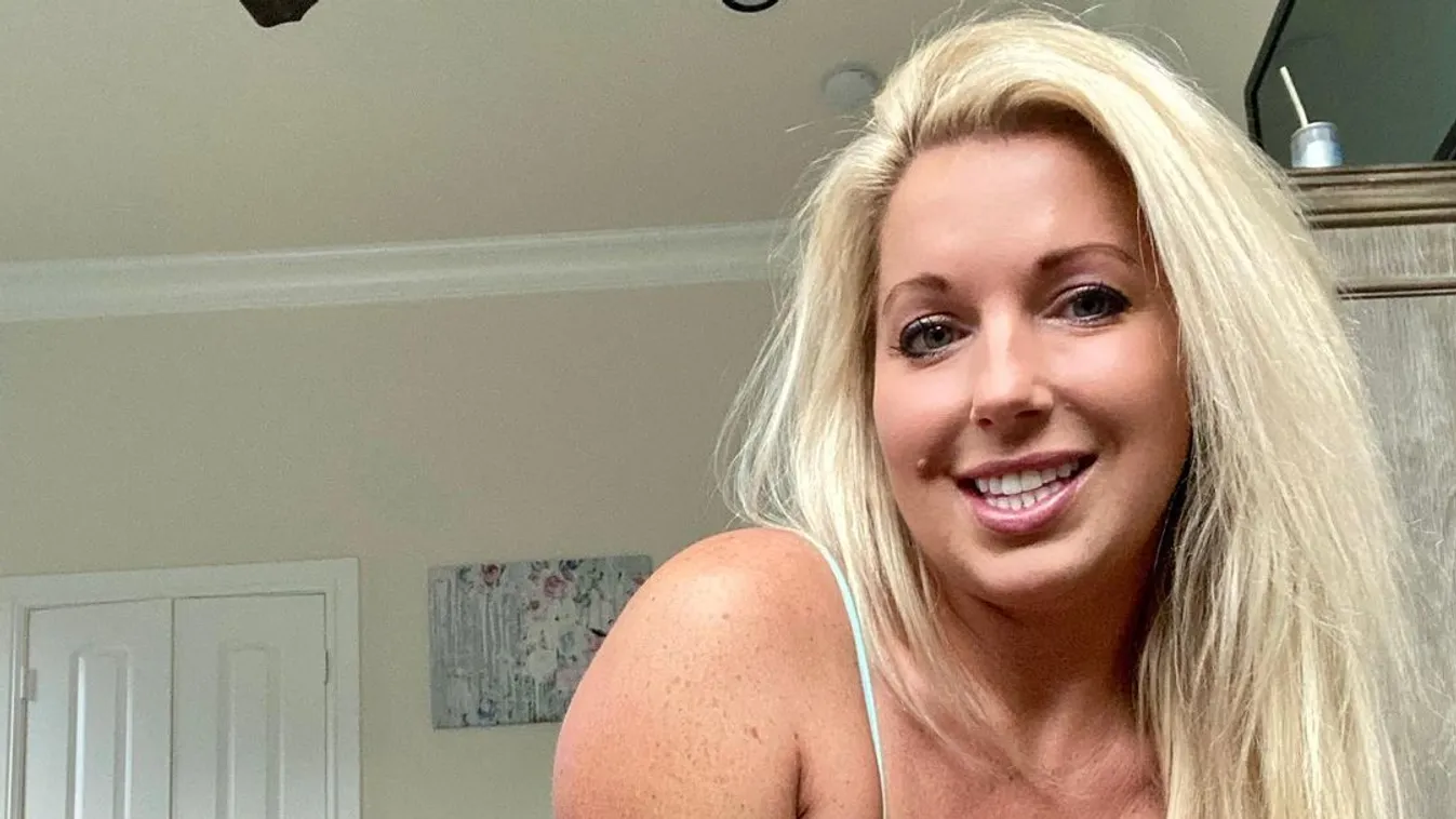 Meztelenül a hóban, vadító idomokat villant a bevállalós kebelcsoda