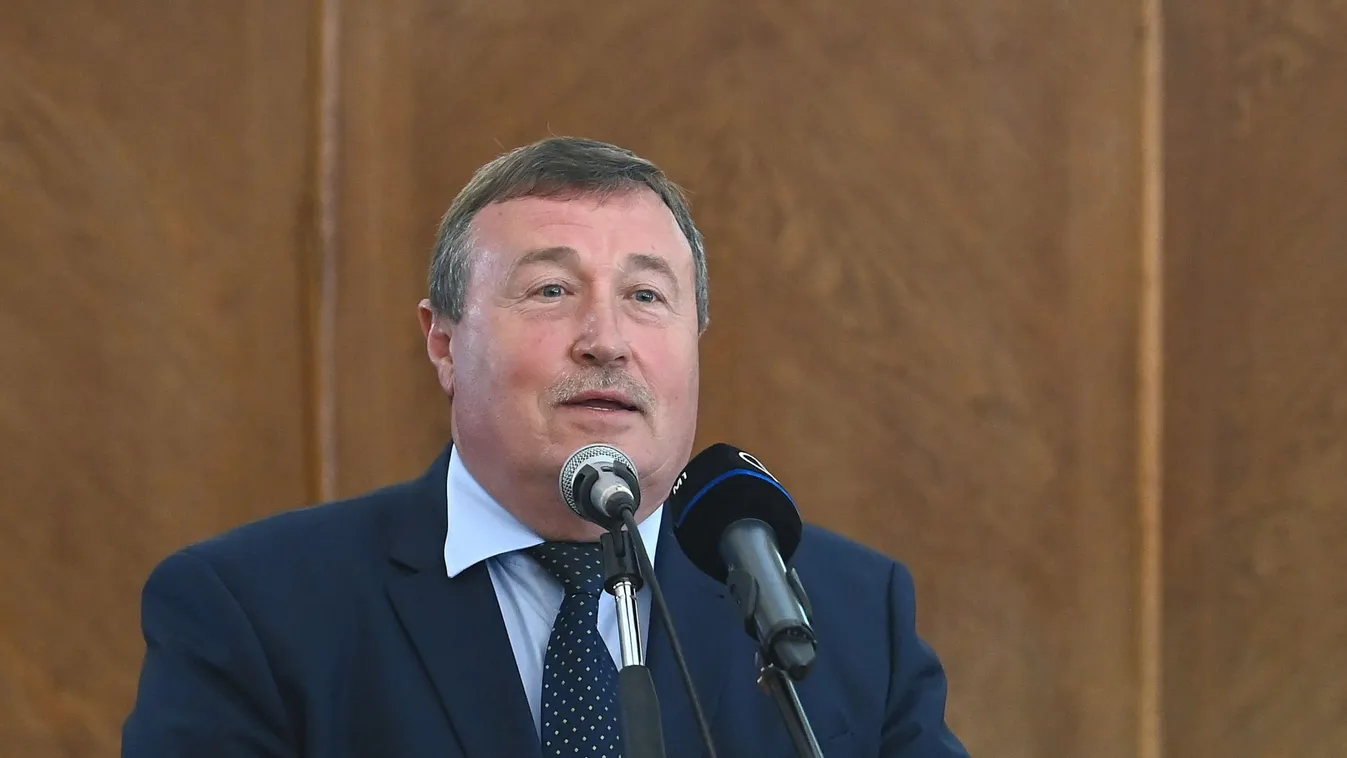 Nem tagadja a baloldali gyöngyösi polgármester, hogy soron kívül oltatta be magát