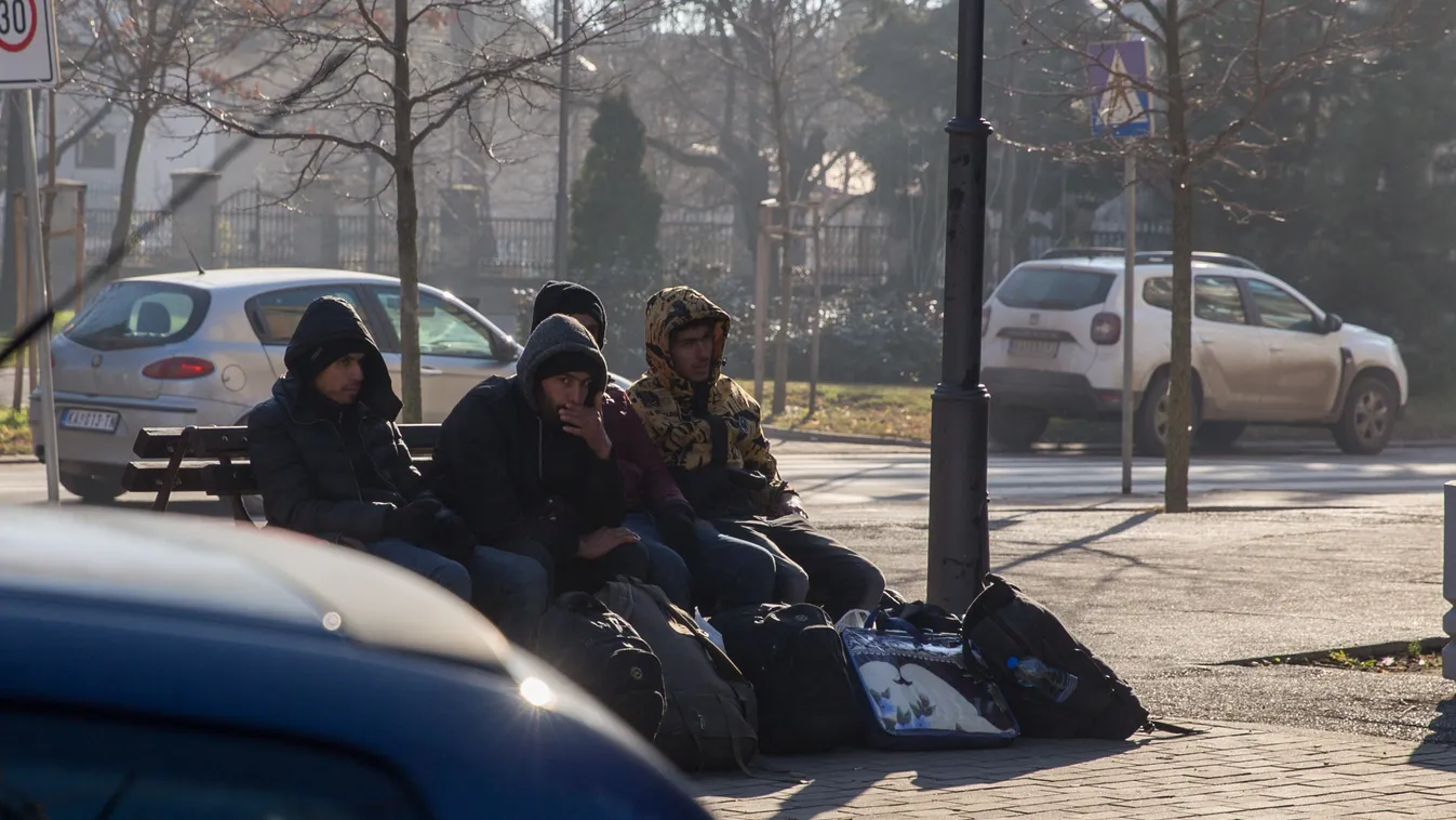 Ismét több száz migránst vittek el a vajdasági magyar településekről