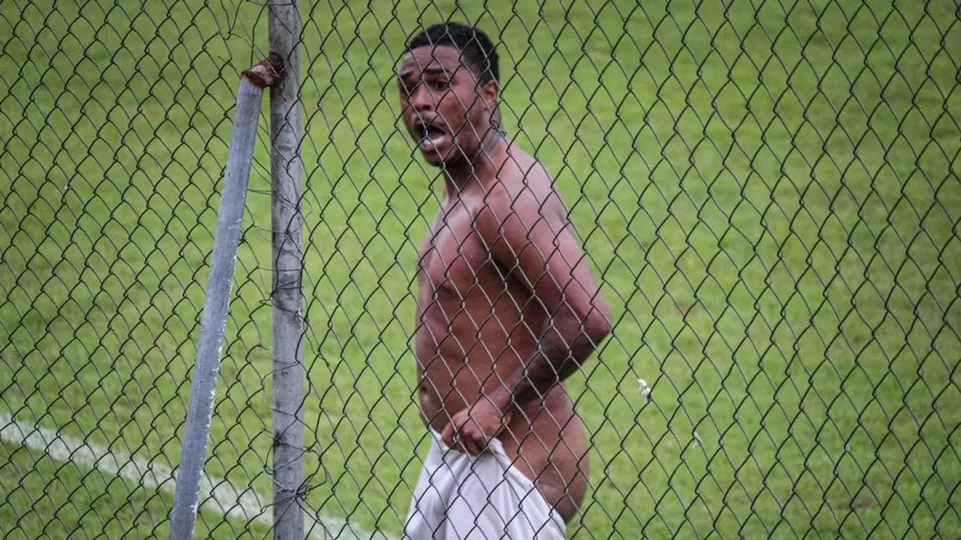 Hímtagjával állt bosszút: teljesen levetkőzve mutogatta magát - Videó