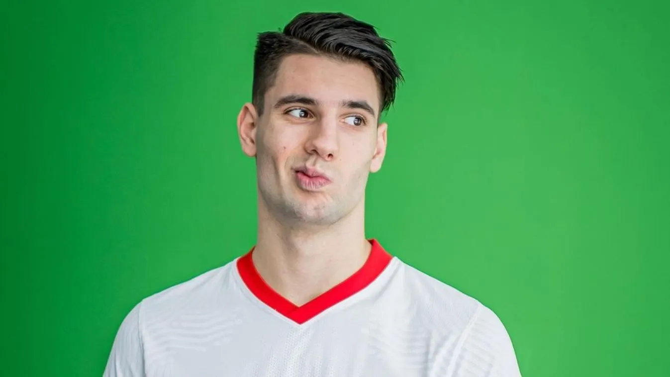 Mi az Szoboszlai Dominik kezében? Fura helyzetben fotózták