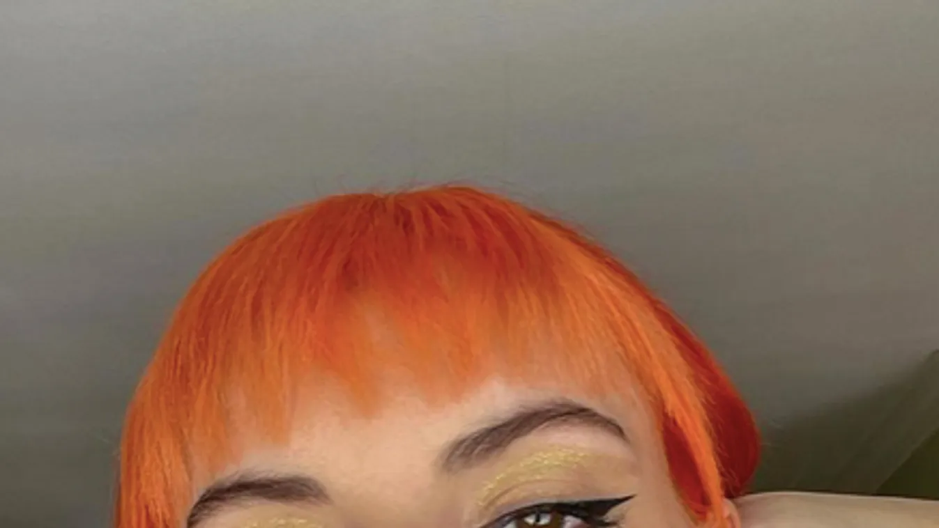 Durván néz ki, rá sem ismerni a legrosszabb dal énekesnőjére - Fotó