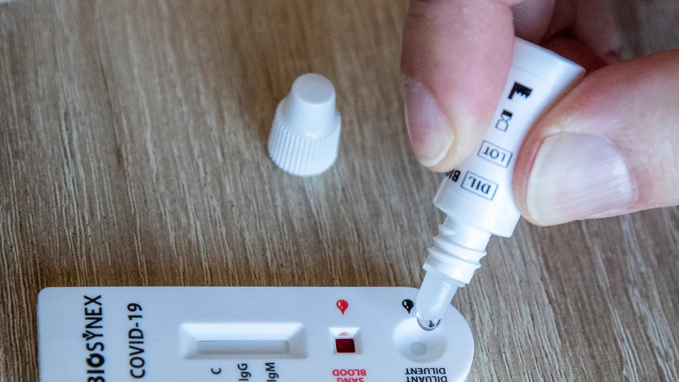 Kipróbáltuk: így működik a Covid-gyorsteszt - videó