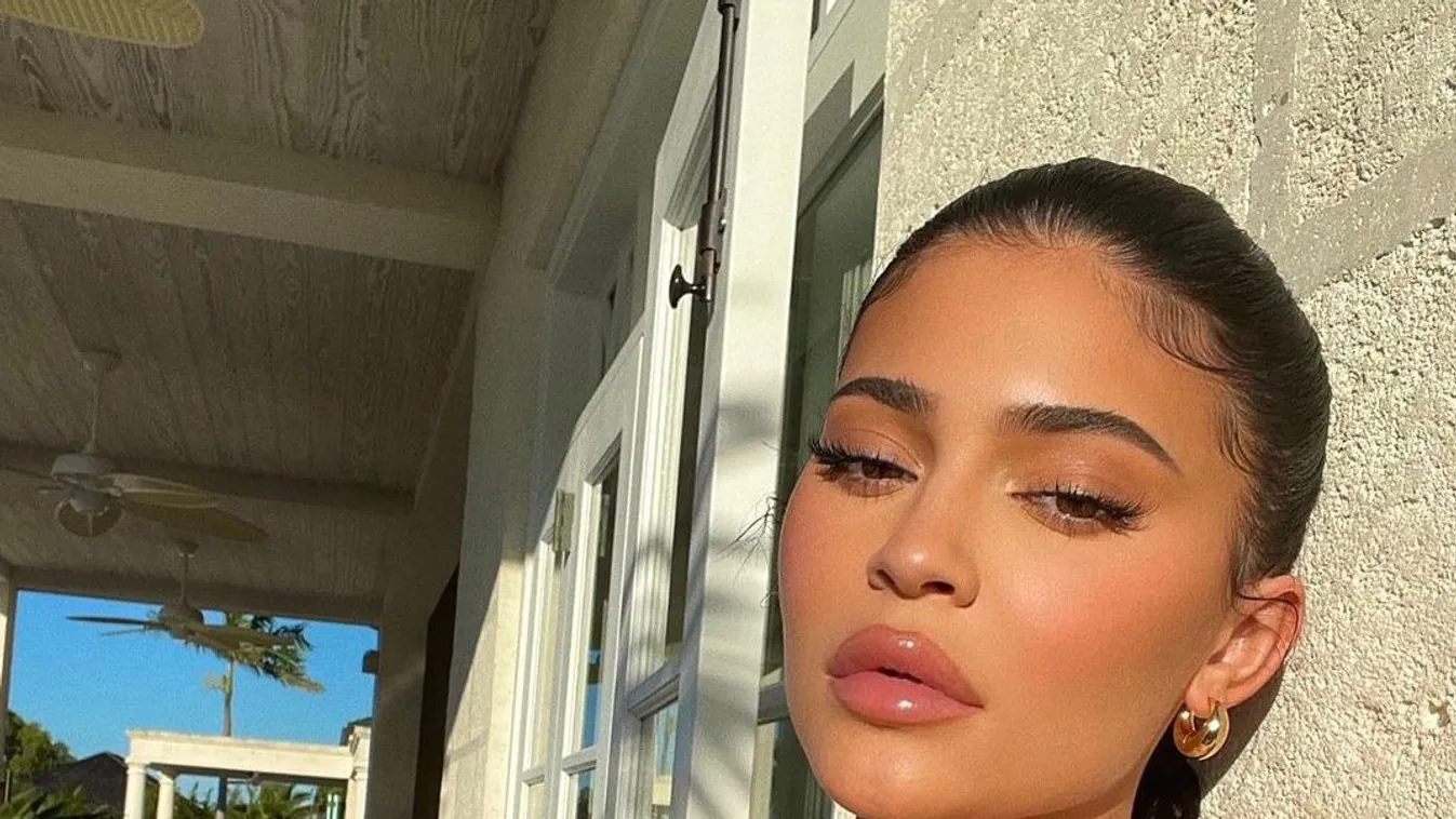 Álomszerű fotón mutatta meg elképesztő bikinis testét Kylie Jenner