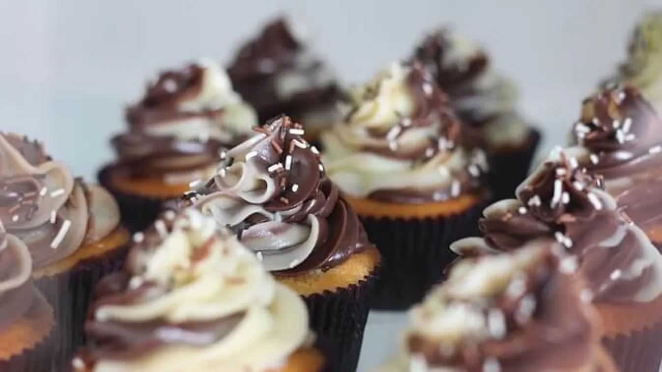 18 pluszos muffinjai miatt a törvény előtt fog felelni a pajzán szakácsnő