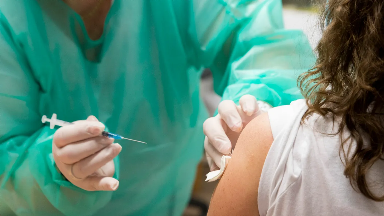 Kiderült, mi alapján választanak a háziorvosok az oltásra regisztráltak közül