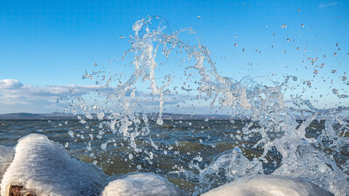 Hatalmasra csaptak a fagyos hullámok, eszméletlen, mi történt a Balatonnál