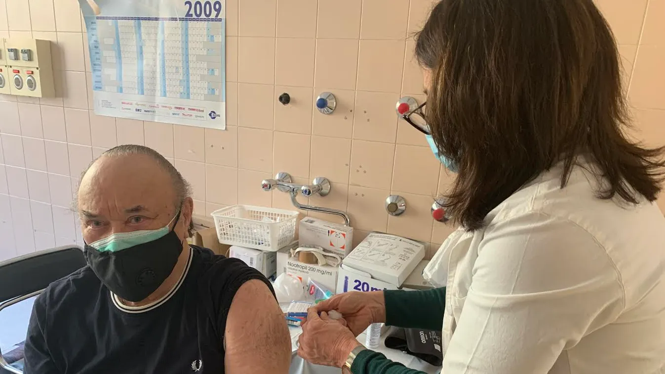 "Még a tűszúrást sem éreztem" - Így érzi magát az oltás után Korda György