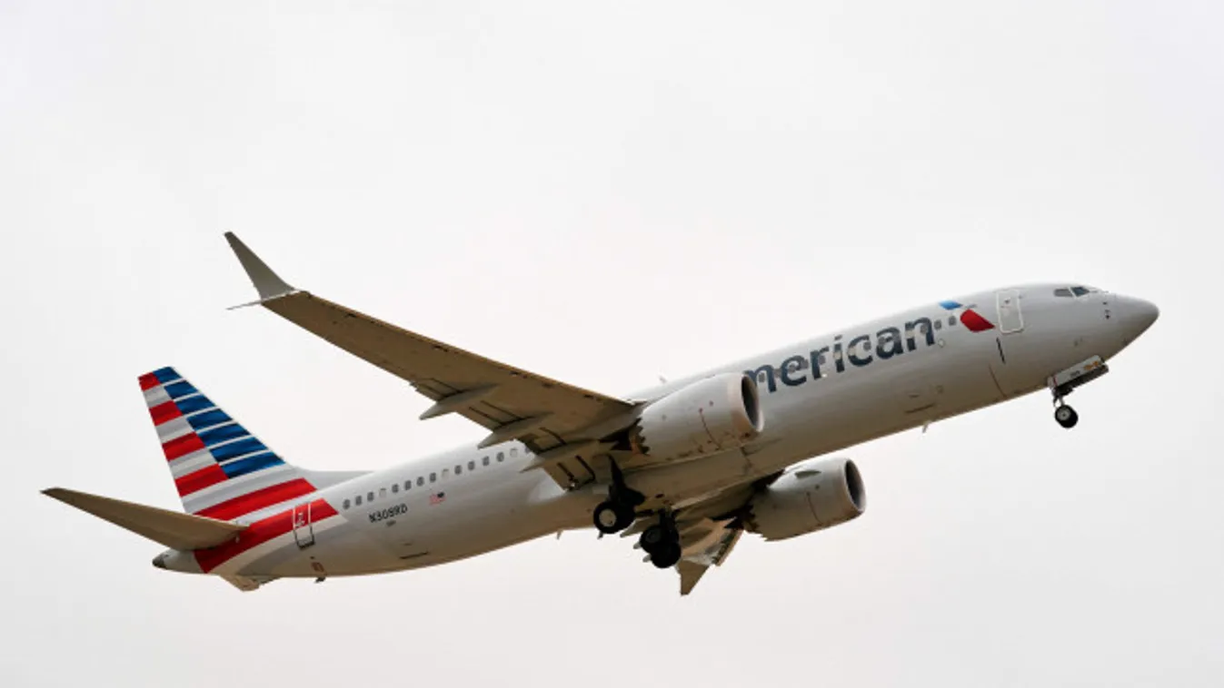 Újabb bizonyíték a létezésükre: Ufó követte az American Airlines utasszállítóját