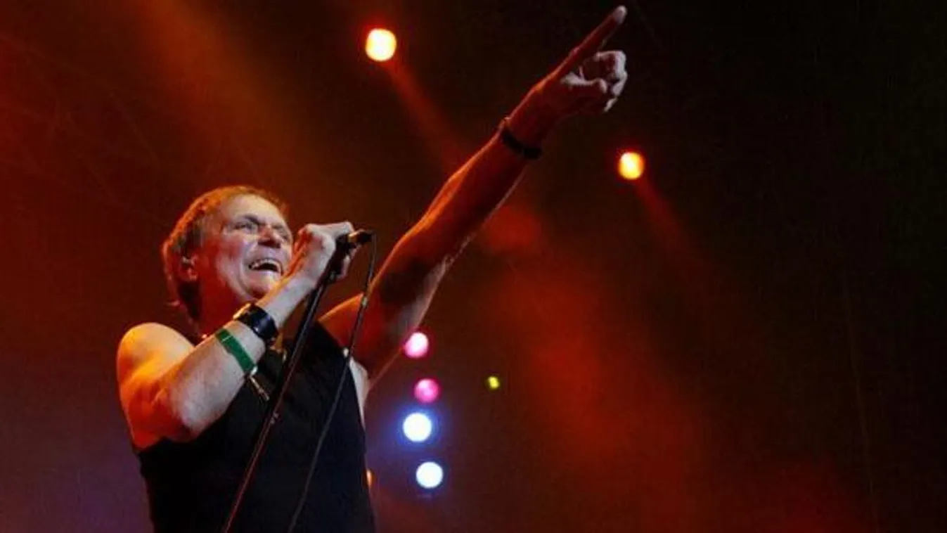 Megkapta a vakcinát a legendás magyar énekes