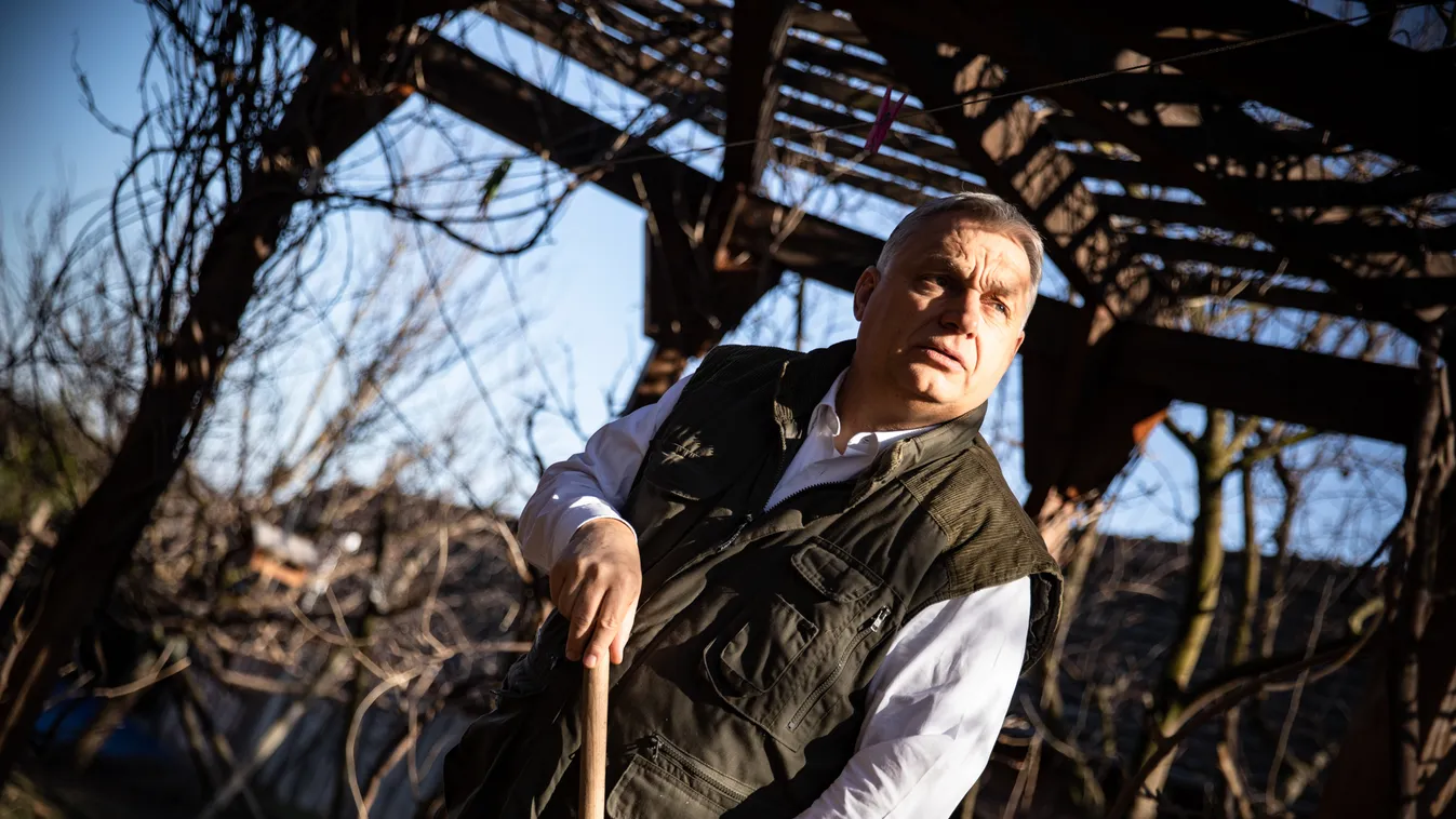 Kiderült, így áll a söprű Orbán Viktor kezében - Fotók