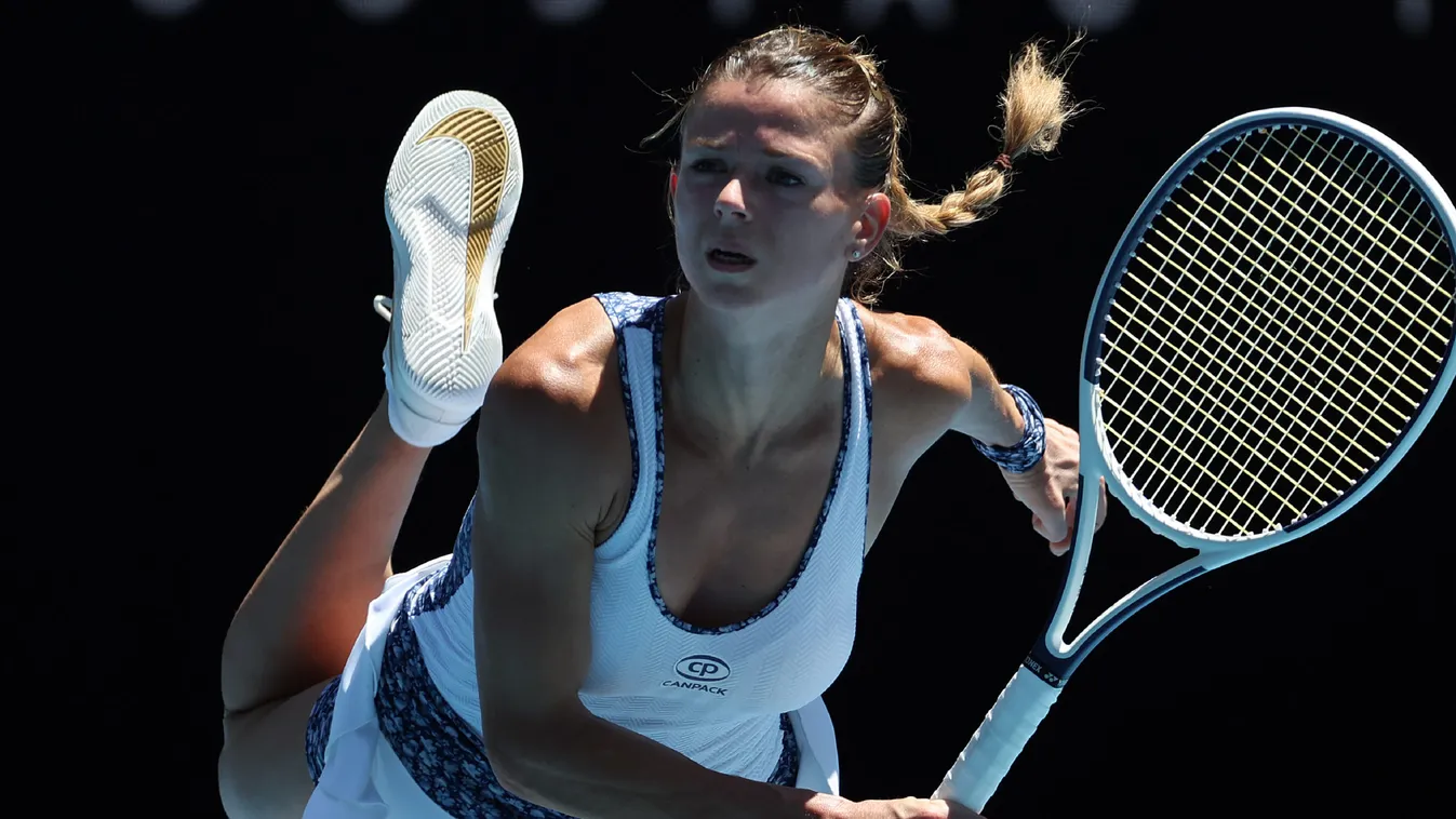 Levetkőzött a szexi teniszezőnő, tódulnak a rajongók meglesni a hosszú combjait