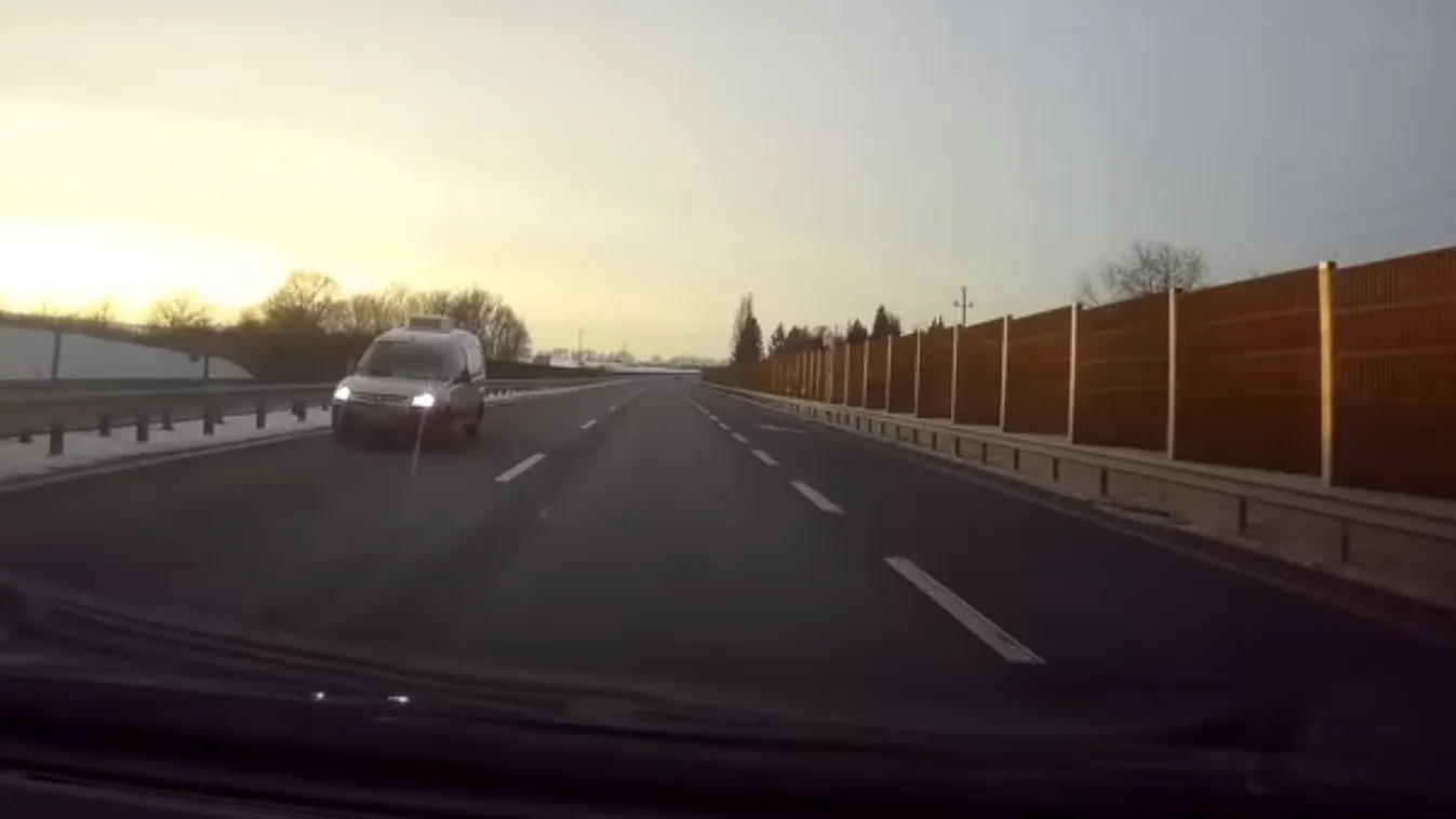 Drámai: forgalommal szemben hajtott egy autós 8-as úton - videó
