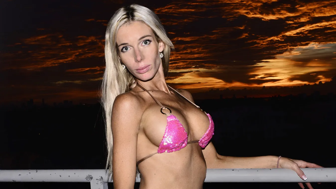 Igéző látvány: falatnyi bikini feszül az álommelű modellen