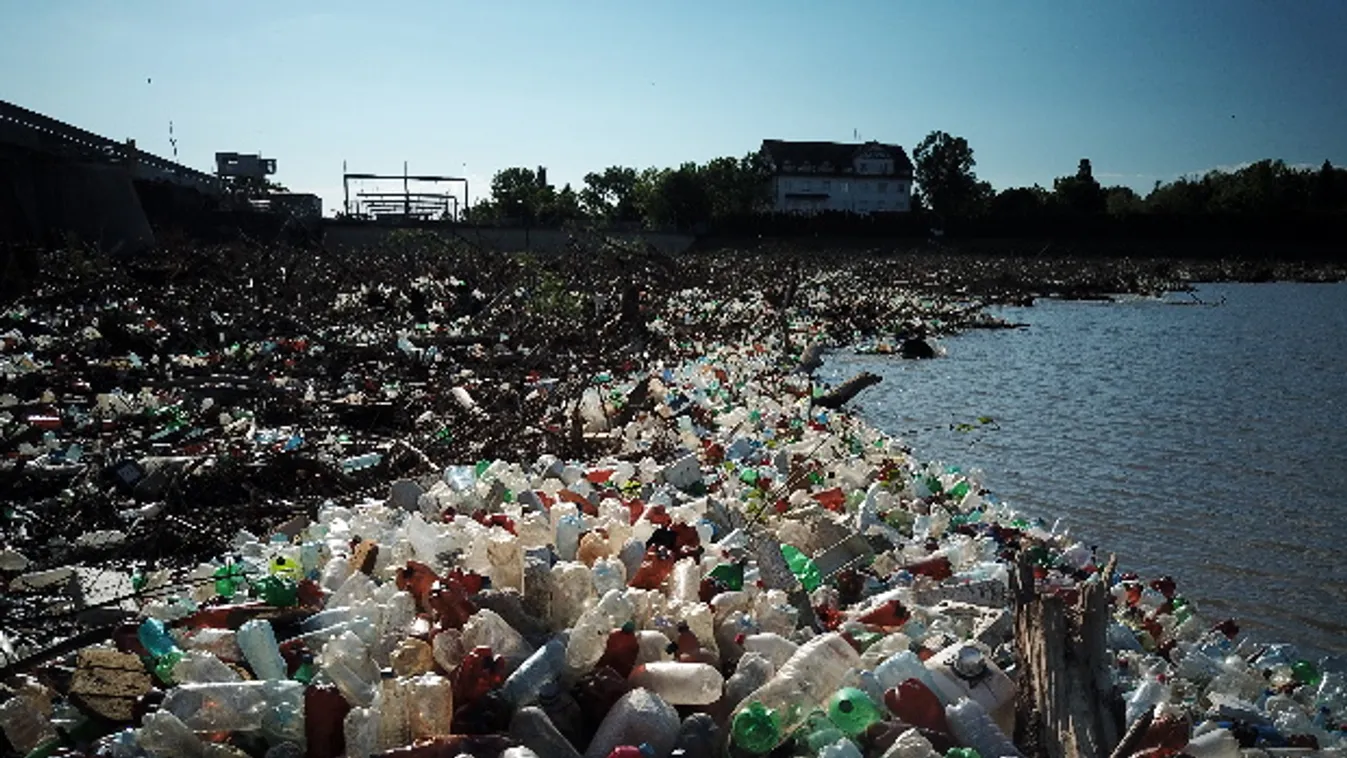 Felzabálja a jövőt a PET-palackokkal a Coca-Cola