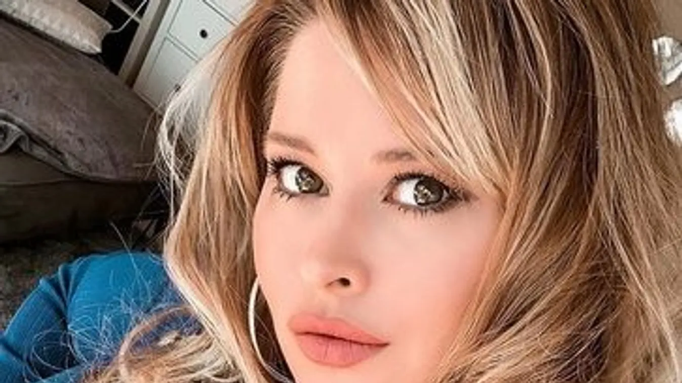 Eszméletlen ciciket villantott Király Linda