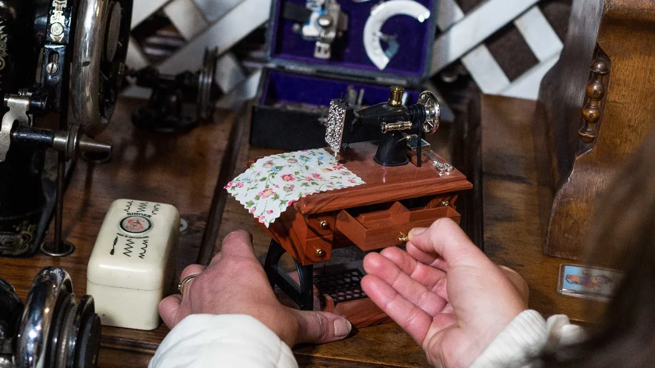 A Fő utcában vár Molnár Péter varázslatos varrógépvilága!