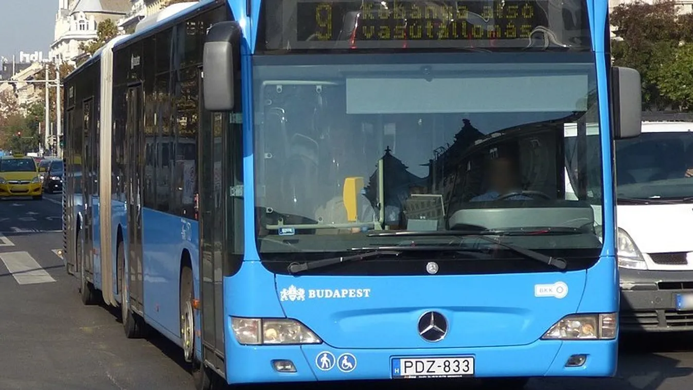 Nem hétköznapi rendőri akció a 9-es buszon