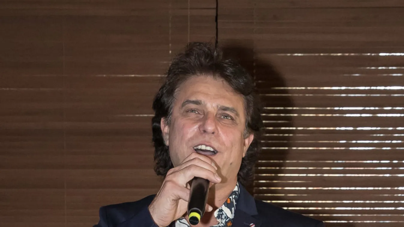 Nehéz helyzetben van a magyar énekes, jubileumi koncertjét veszélyezteti a vírus