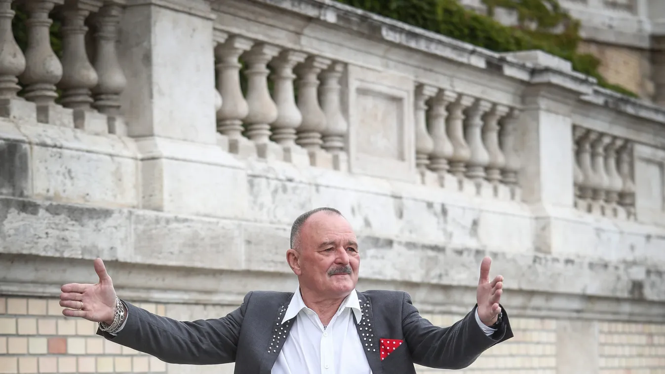 Meglepetésre készül Nagy Feró: a barátai sűrűn nézhetik majd a postaládájukat az elkövetkező napokban