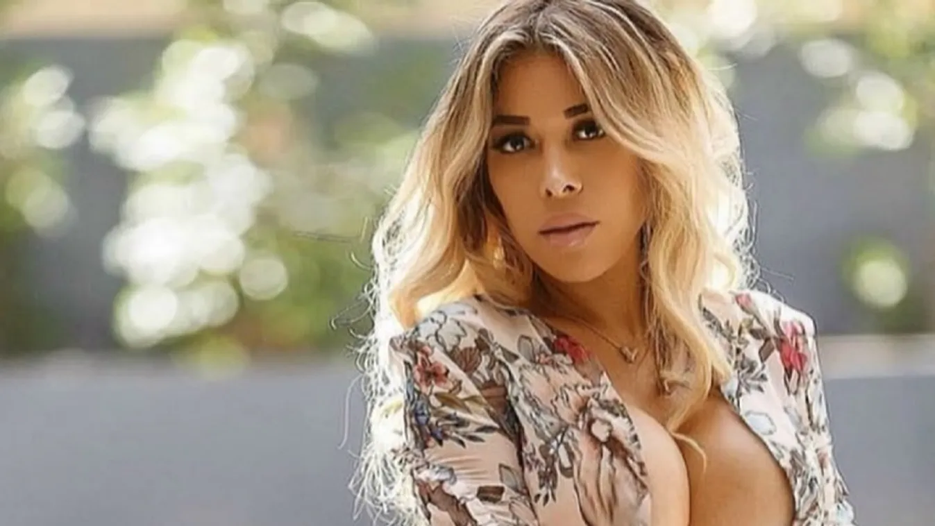 Brutál mellek, mindene látszik a könnyelmű riporternőnek