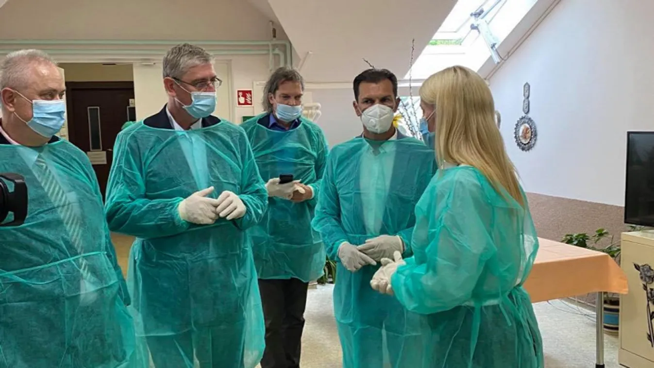 Tömegfelháborodás alakult ki Pestszentlőrincen, mert a DK-s polgármester elszállíttatja a kínai vakcinákat