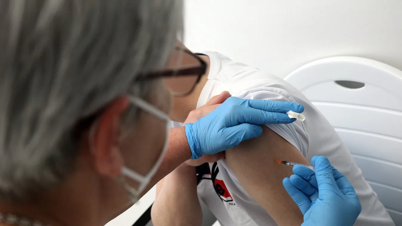 Koronavírus: már 1 millió 920 ezer embert beoltottak Magyarországon