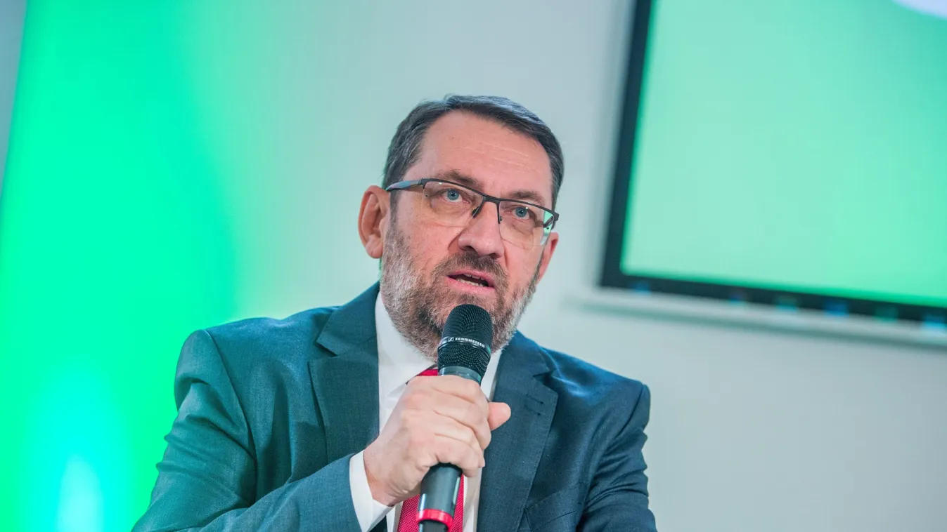 Eljárás indulhat a gyurcsányista Komáromi ellen