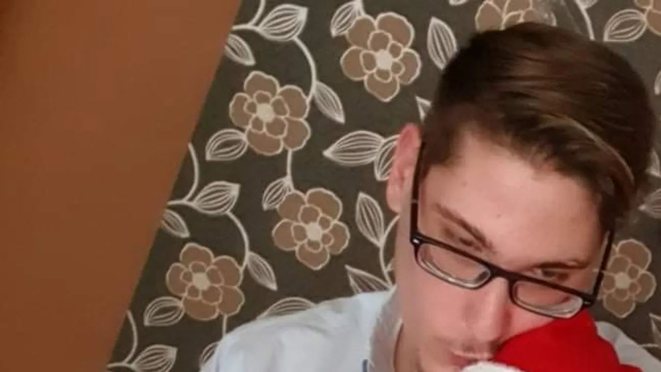 Rohammentőt küldtek a covidos kisfiúért – nekiment a bátyja a vírustagadóknak