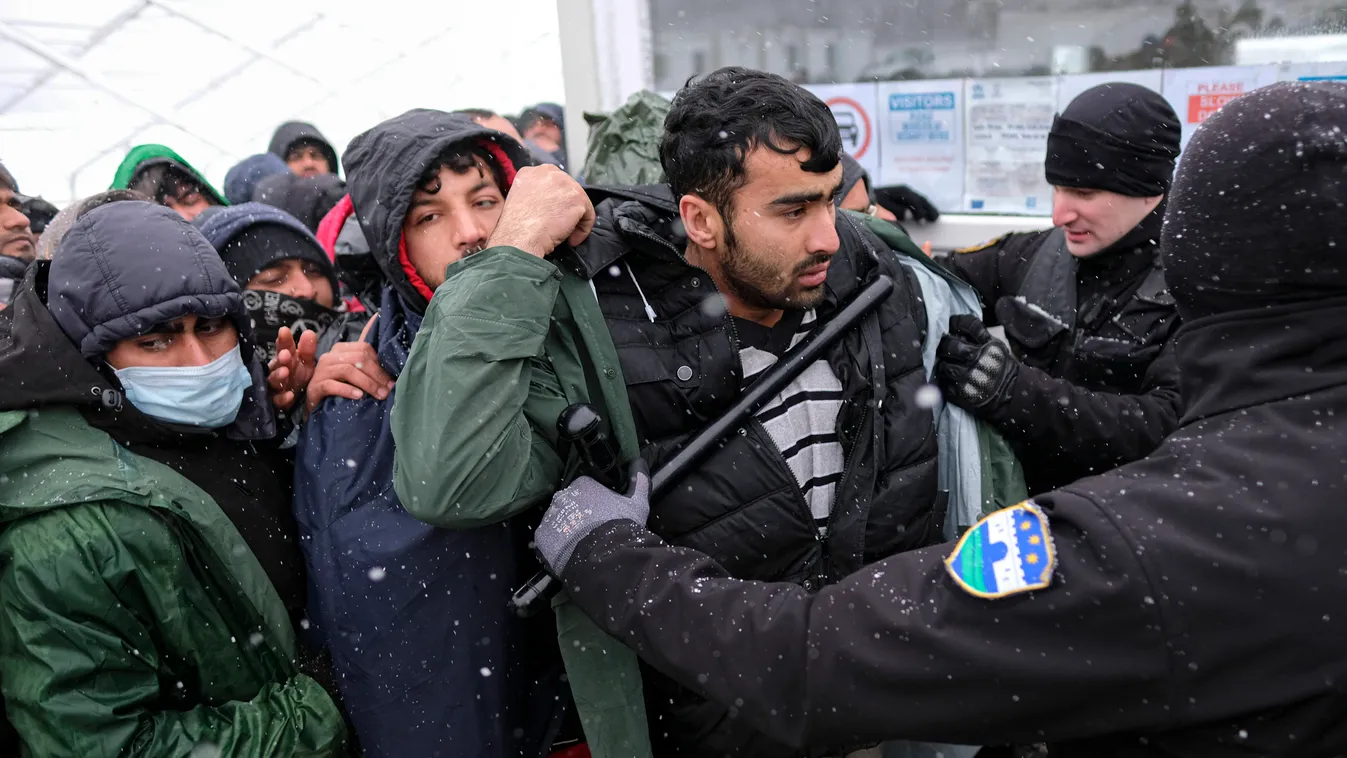 Randalírozó migránsoktól rettegnek a helyeik a magyarlakta faluban