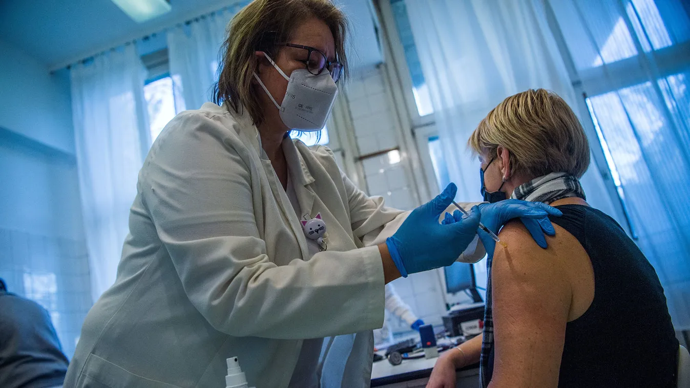 Nem állt le, a hétvégén is folytatódik az oltási program