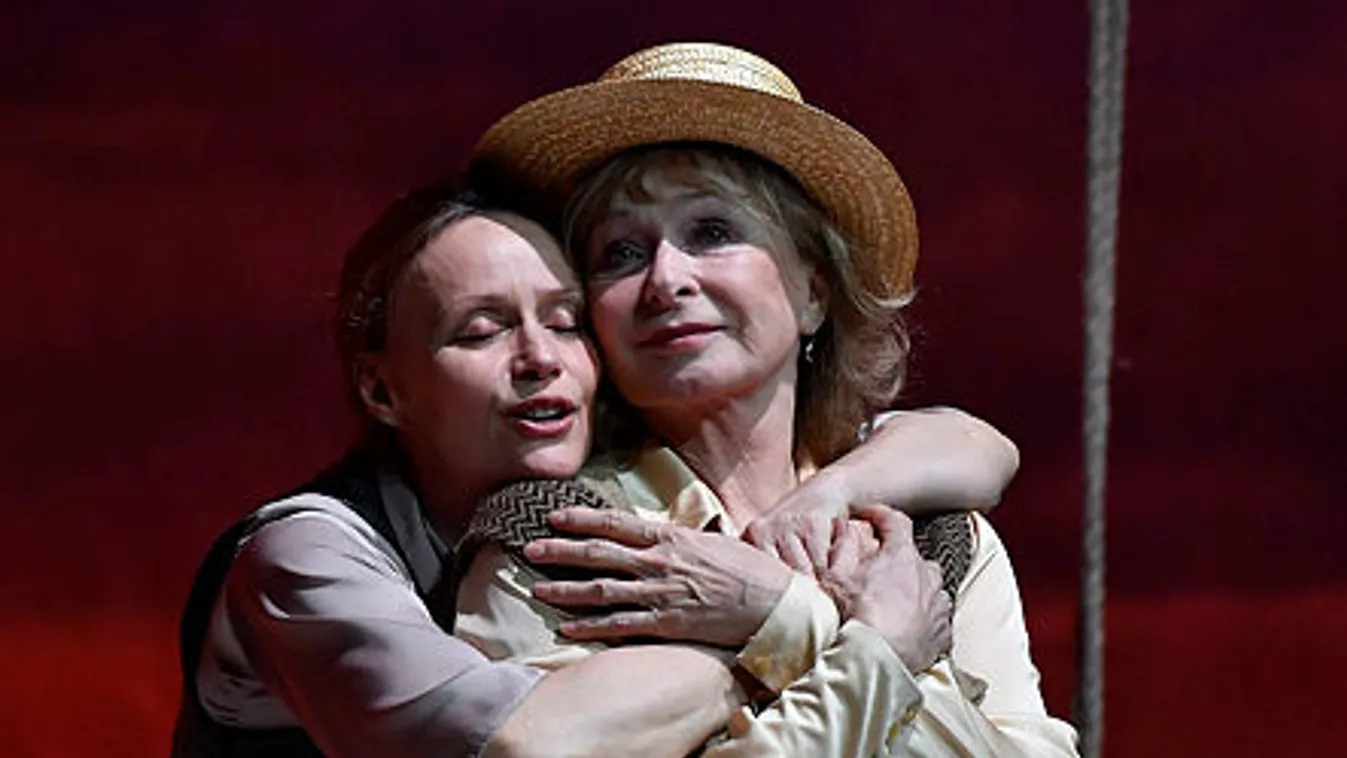 Bánsági Ildikó: Nagyon rossz nem tartozni sehová, senkihez