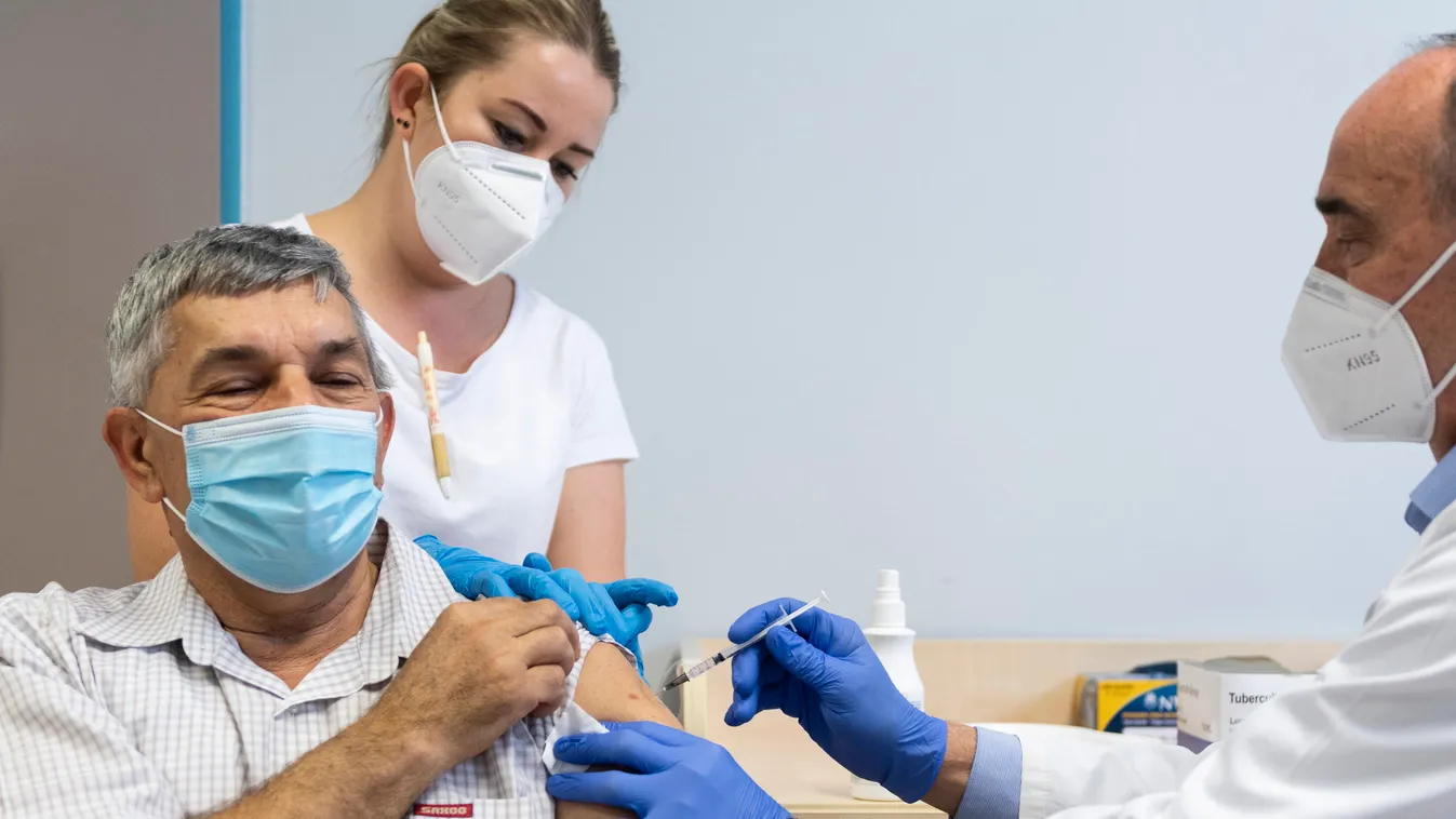 Itt vannak a friss adatok: már 2 millió 11 ezer embert oltottak be Magyarországon