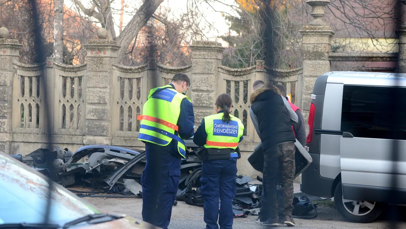 Botrány, mi történik Budapesten, fotón a kínos rajtaütés