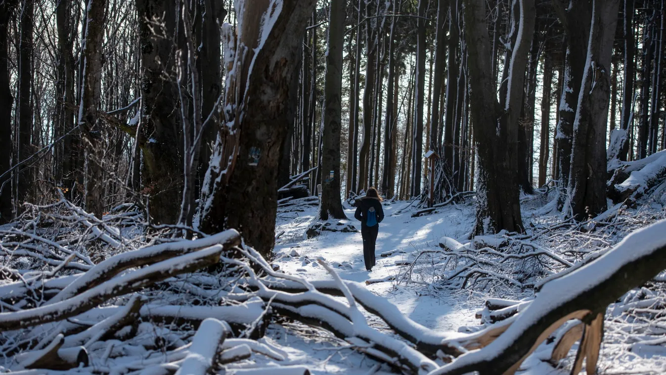 Helyszíni fotó: Húsvétkor havazott Kékestetőn