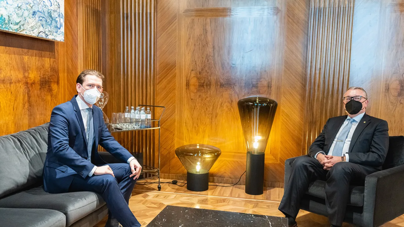 Twitteren posztolt Kurz az orosz vakcinarendelésről