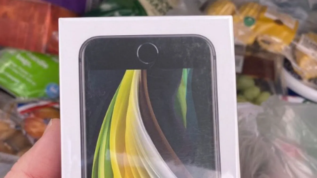 Ledöbbent a vásárló: elképesztő csomagot kapott a rendelése mellé