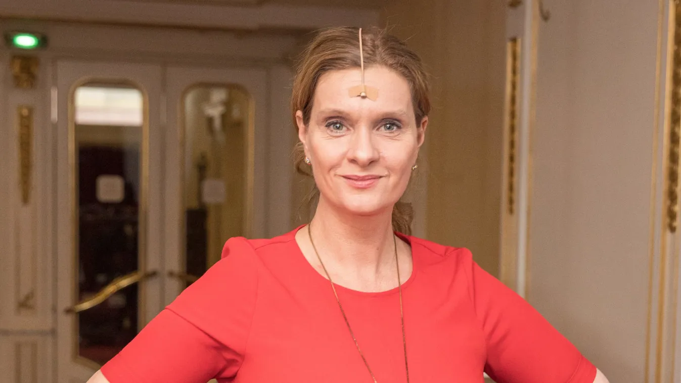 Sokkolta lánya viselkedése Janza Katát