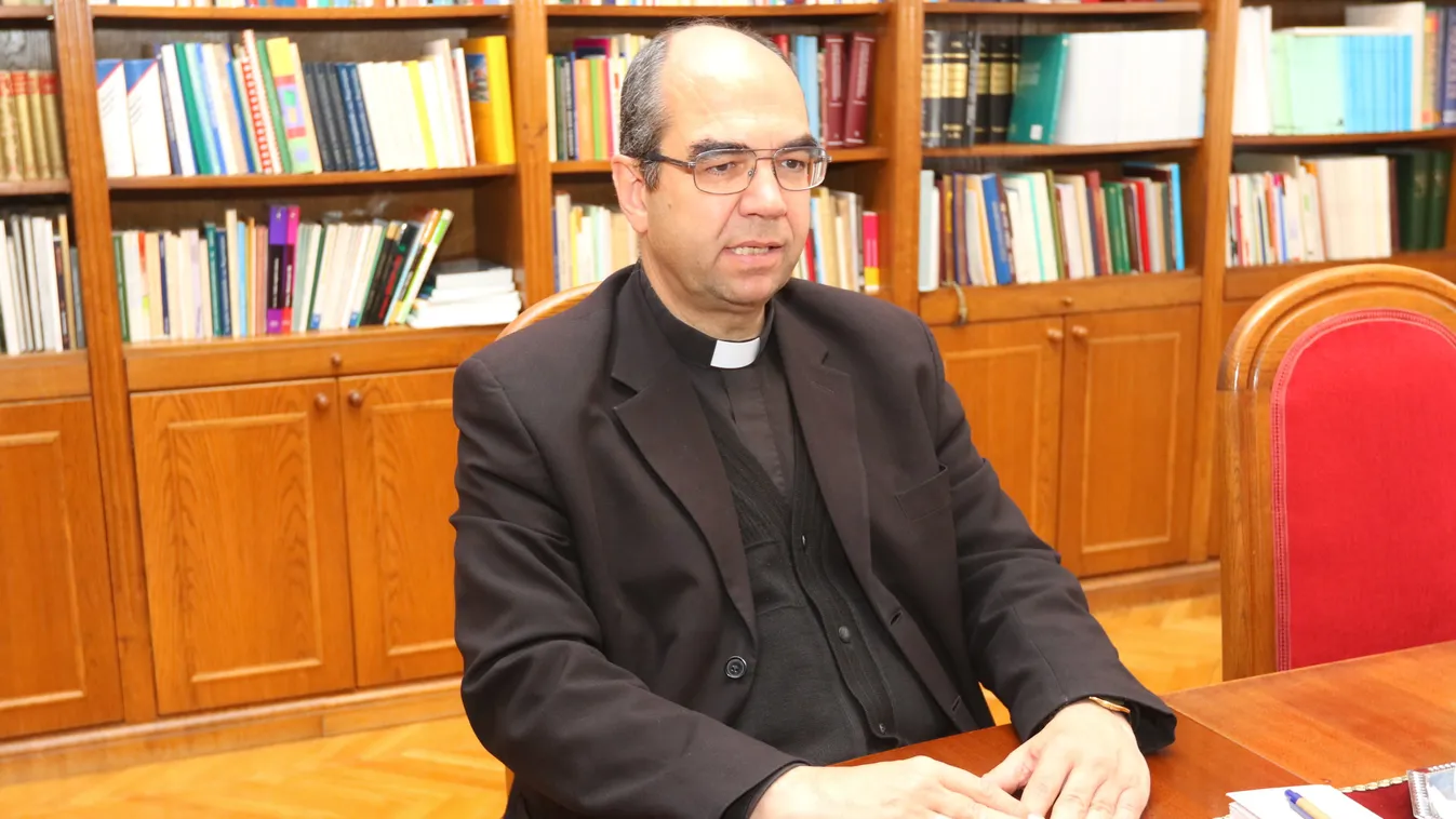 Ilyen állapotban van a kórházban a koronavírusos gördeszkás pap