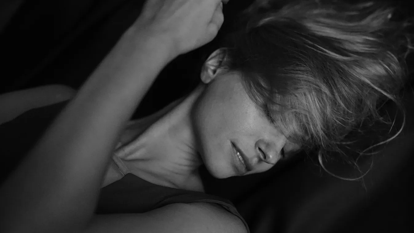 Bekapcsolta új szexjátékát az orgazmusra váró anyuka, meglepte, ami ezután történt