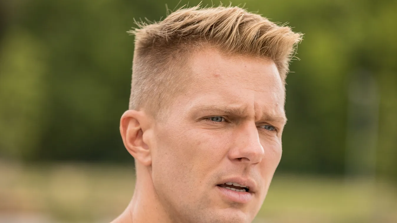 "Baj is történhetett volna" - vodkás üveget dobtak a TV2 sztárja után